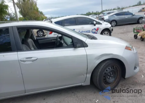 2019 Toyota Corolla Le z USA, uszkodzony, nr VIN 2T1BURHE4KC221448